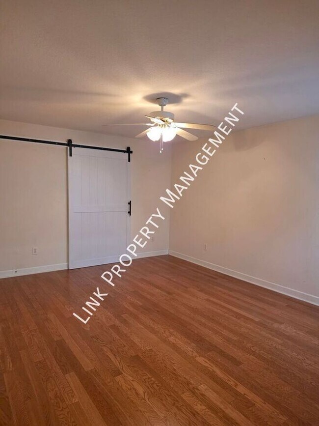 Building Photo - Beautiful 2 bedroom 2 full bath Condo near Missionary Ridge with garage, washer and dryer and gas...