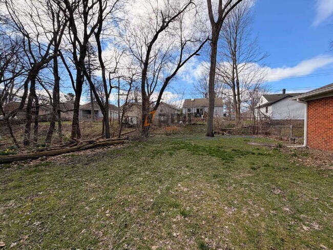 Building Photo - 1506 Rumely St