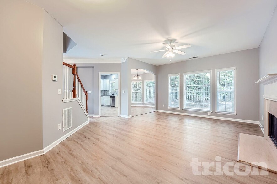 Building Photo - 2242 Rosemoore Walk NE