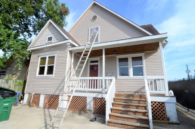 Building Photo - 702 Paschall St