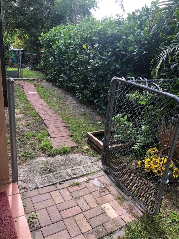 Building Photo - 1715 SW 67th Ct