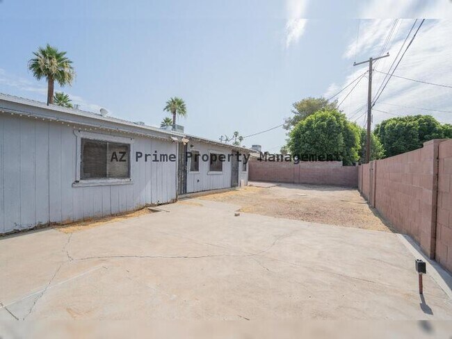 Building Photo - 3619 W Stella Ln
