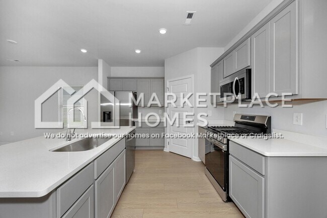 Building Photo - 14773 Mountain Strm Dr