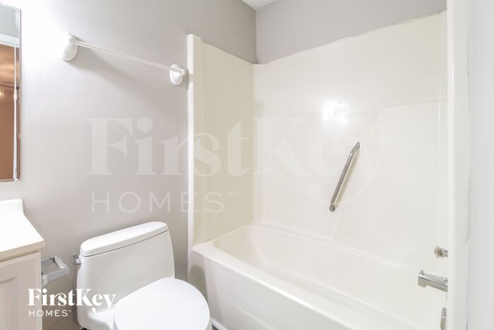 Building Photo - 1163 Mainstreet Valley Dr