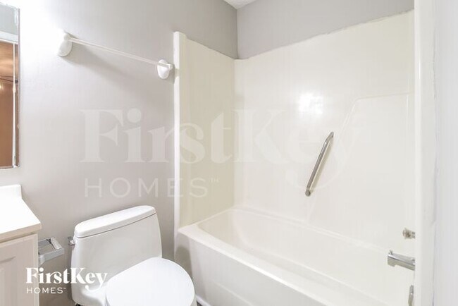 Building Photo - 1163 Mainstreet Valley Dr