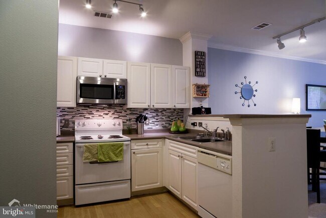 Building Photo - 3009 Nicosh Cir