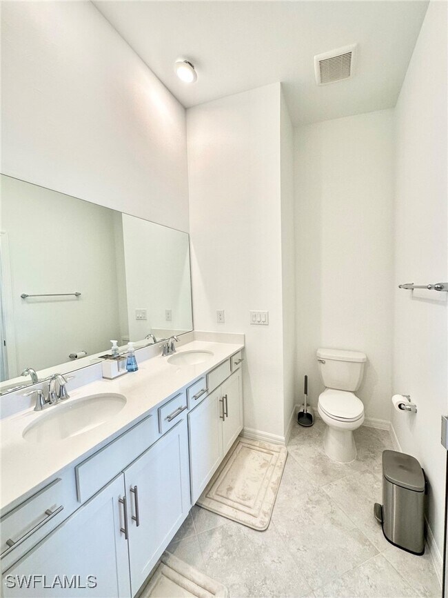 Building Photo - 15960 Grassland Ln