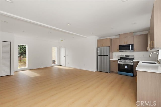 Building Photo - 642 E Fairview Blvd