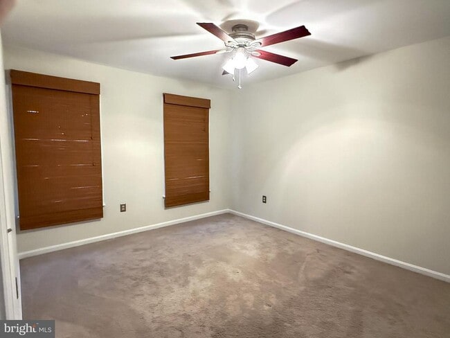 Building Photo - 15292 Surrey House Way