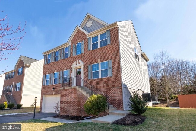 Building Photo - 7629 Hamelin Ln
