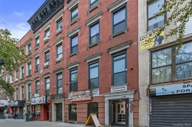 Building Photo - 220 E 116th St