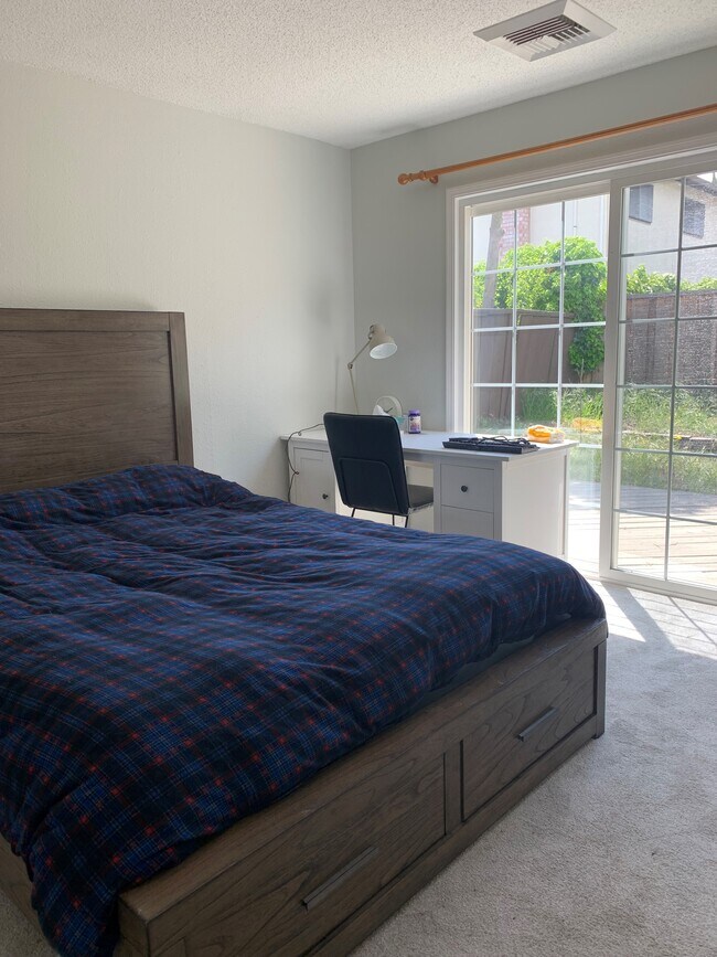 Building Photo - 938 Connie Dr