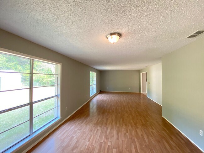 Building Photo - 410 Cordell St
