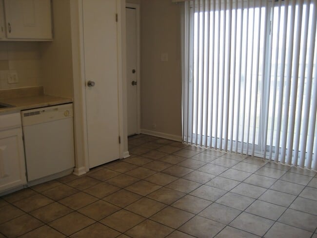 Building Photo - 1424 Carol Ct