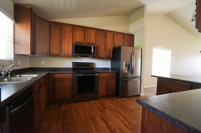 Building Photo - 7468 Skyline Way