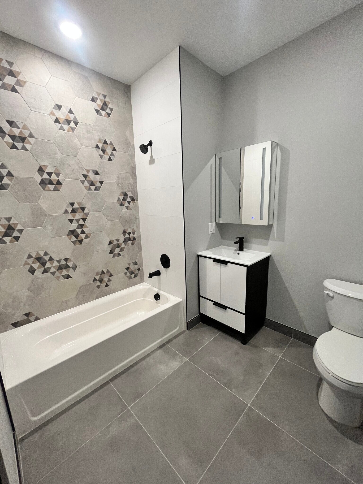 132 Mallory Ave 401 - 138 Mallory Ave