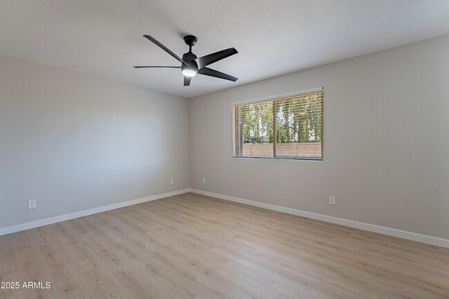 Building Photo - 2839 W Villa Maria Dr