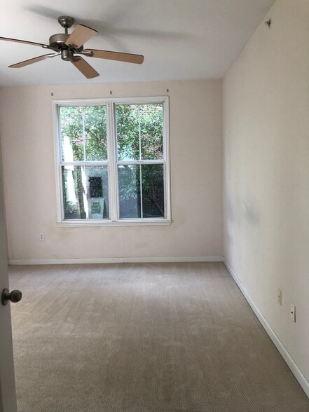 Master Bedroom - 765 Walker Sq