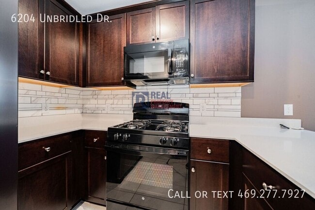 Building Photo - 6204 Unbridled Dr