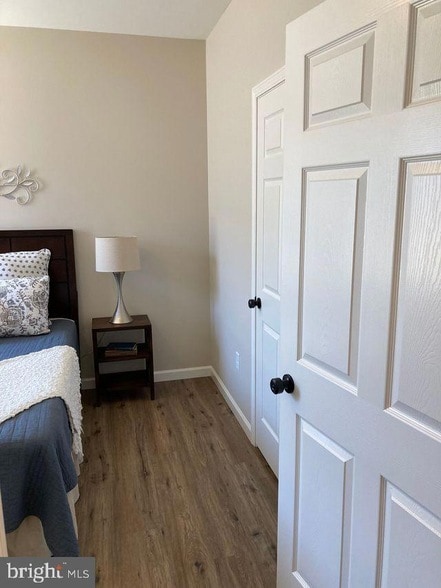 Building Photo - 376 E Main St