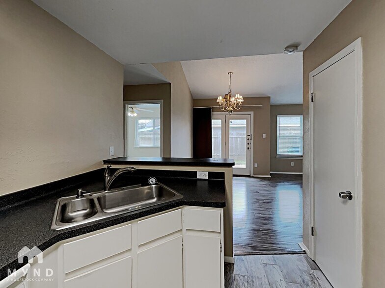 Building Photo - 12331 Tomanet Trail