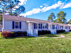 Building Photo - College Court Apts