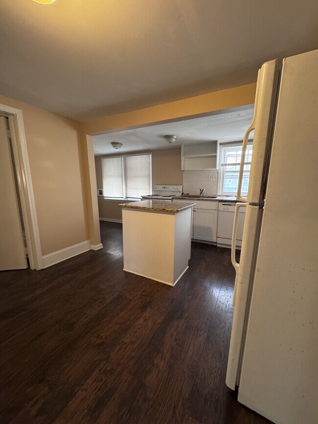 Building Photo - 420 Jackson Park Rd