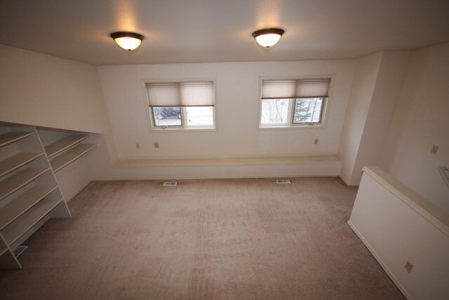 Building Photo - Large 3 Bedroom Updated Townhouse w/ Fence...