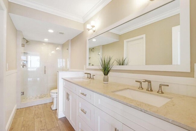 Building Photo - 130 Lakeshore Dr