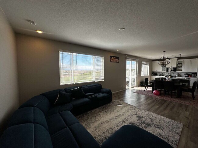 Building Photo - Available May! Beautiful home in Murphy Creek!