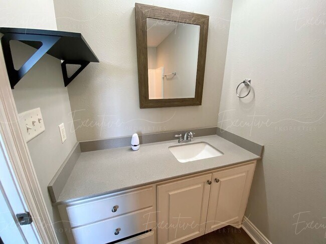 Building Photo - 193 Gilmore Rd