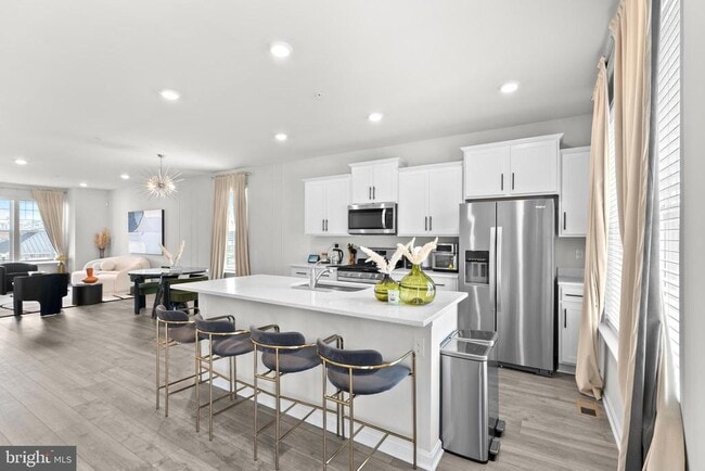 Building Photo - 9715 Summerton Dr