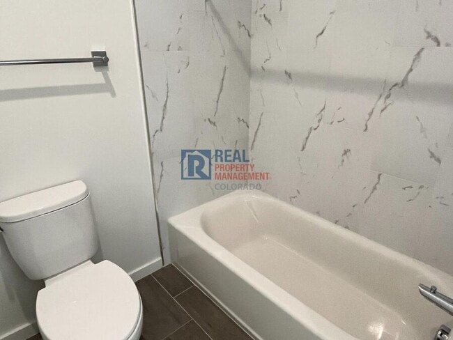 Building Photo - 2289 W 52nd Ave