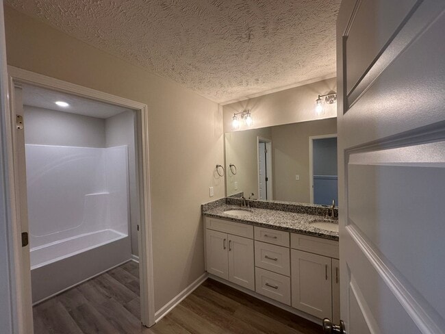 Building Photo - BRAND NEW 4 Bed 3 Bath Townhome Near The H...