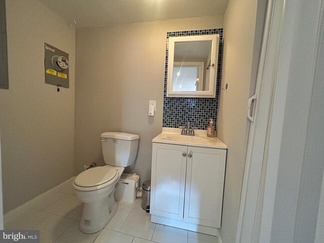 Building Photo - 40 E Barney St