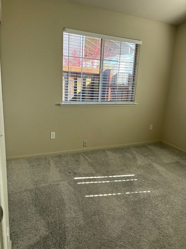 Building Photo - 1801 Foxboro St