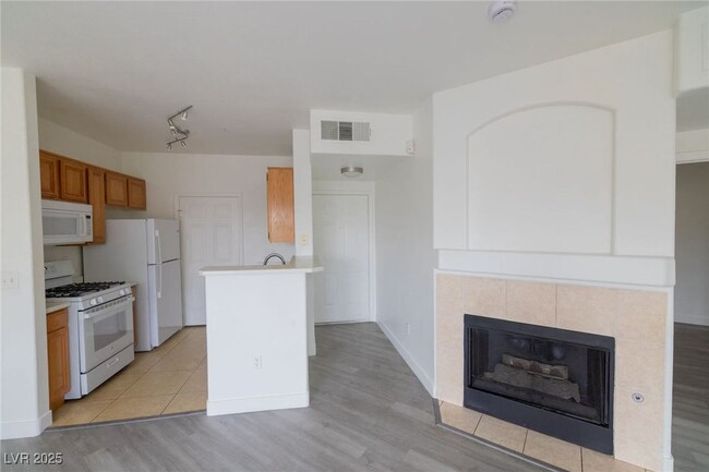 Primary Photo - 7151 S Durango Dr