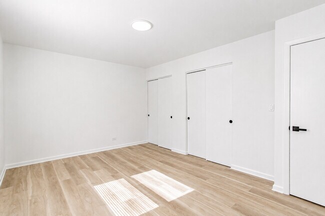 Building Photo - 7777 Ramsgate Cir S