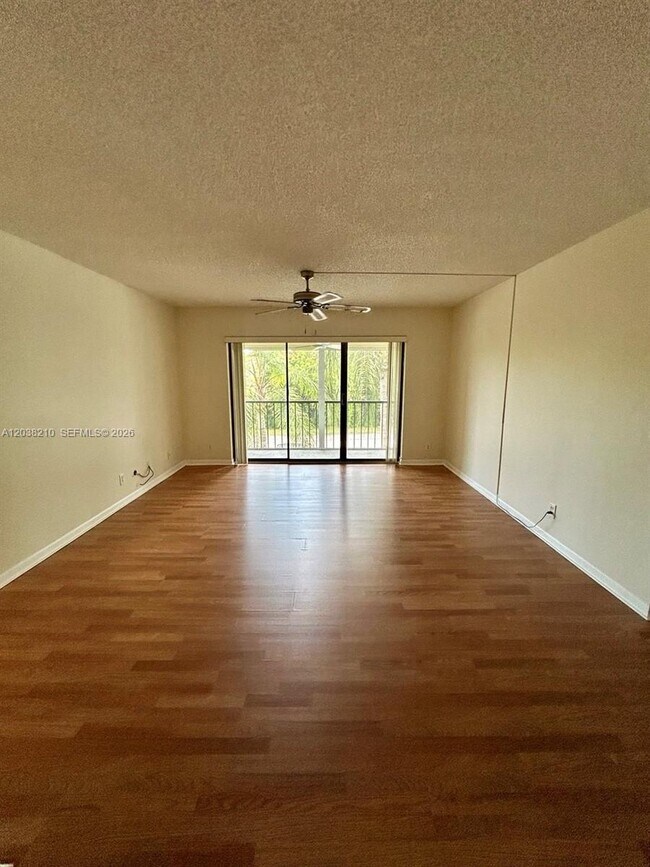 Building Photo - 1113 Green Pine Blvd