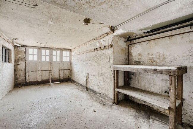Building Photo - 153 18th Ave