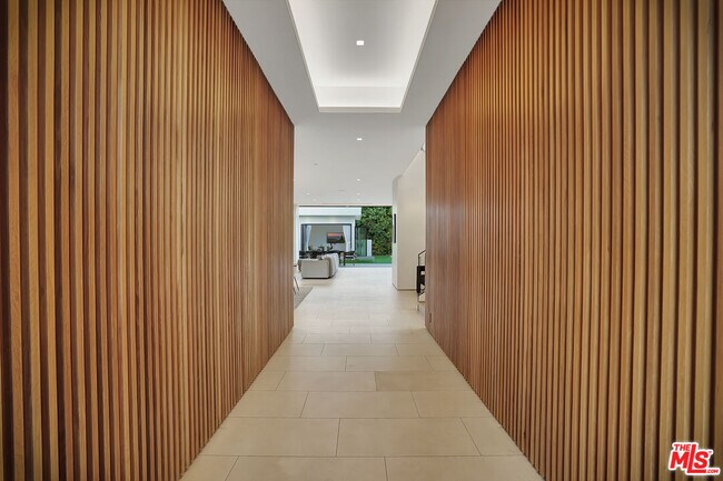 Building Photo - 6687 Colgate Ave