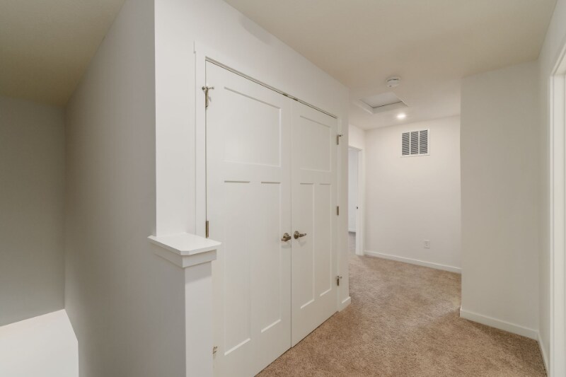 Building Photo - 2816 Horsham Dr