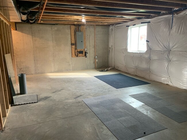 Building Photo - 2751 Post Dr