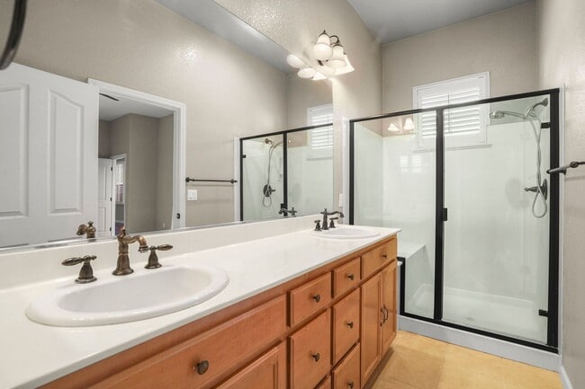 Building Photo - Super Convenient Walnut Creek 3 bed/2bath