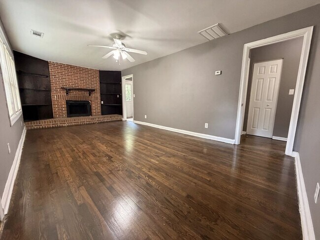 Building Photo - 1426 Joy Ln