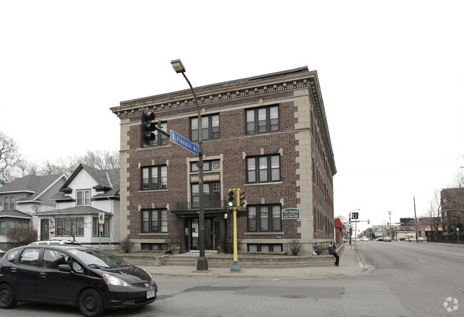 1929 3rd Avenue - 1929 S 3rd Ave