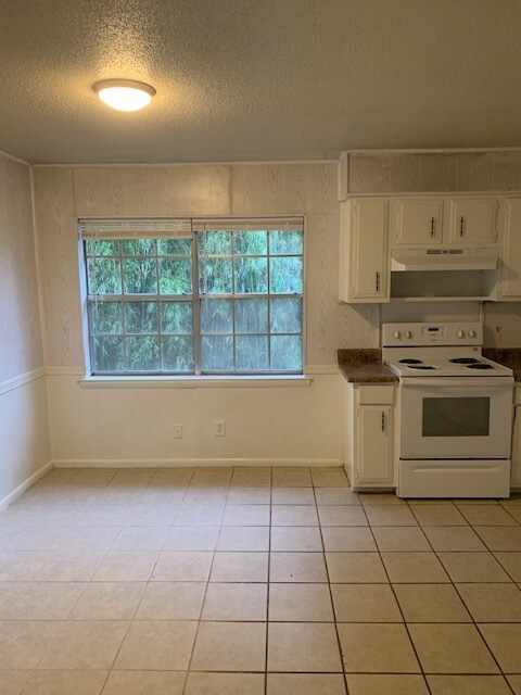 Building Photo - 18 S Catherine St