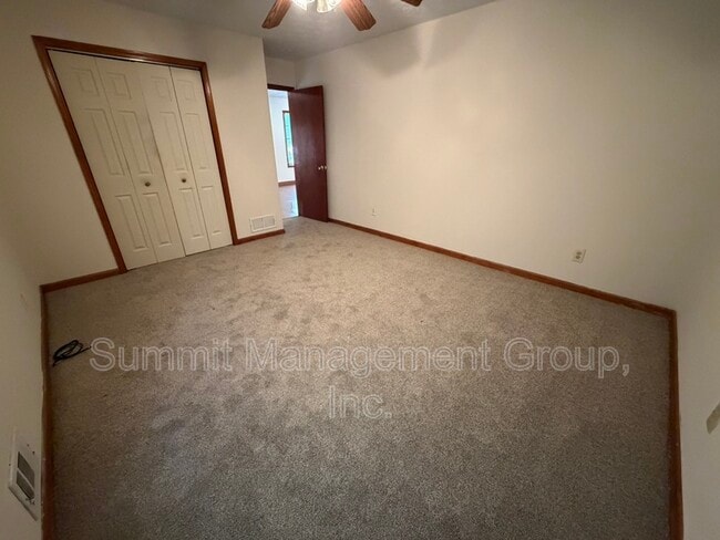 Building Photo - Locust Drive - 988