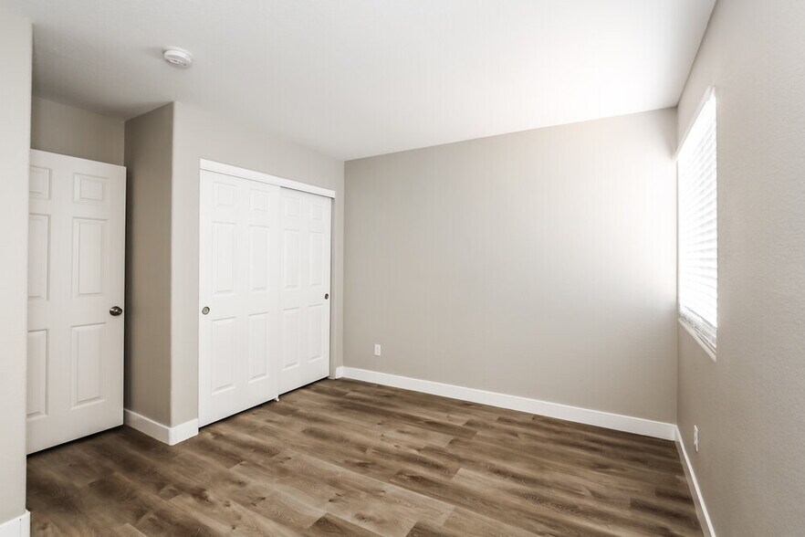 Building Photo - 104 Escada Ln