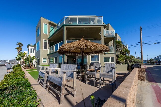 Building Photo - 3901 Ocean Front Walk